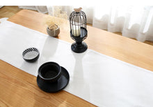 Load image into Gallery viewer, Simple Tassel Table Runner